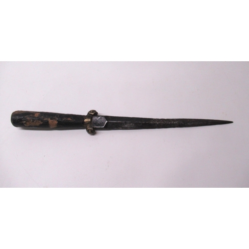 223 - Circa 15/16th century Flemish style ballock dagger, 9