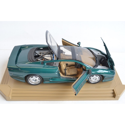 1206B - Collection of diecast model cars to include seven boxed Dinky's (Triumph Stag, 1955 Mercedes Gullwin... 