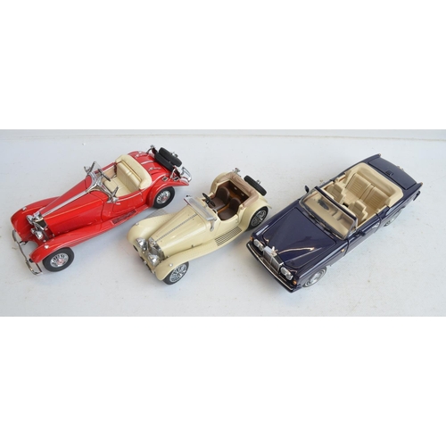 1206A - Three 1/24 scale diecast model cars from The Franklin Mint, all in at least excellent or better cond... 