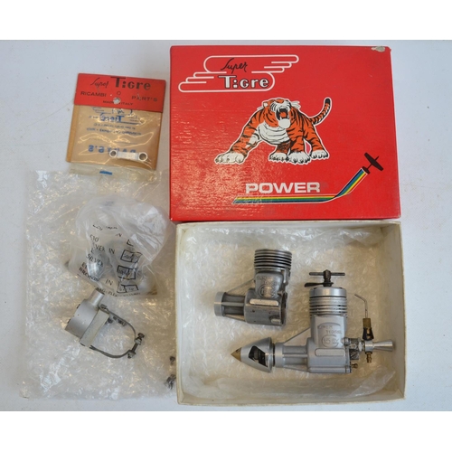 1339 - Collection of model aero engines from Super Tigre (Italian made) to include models 40, 60, 15RV, 20,... 