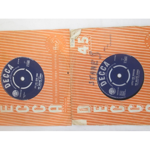 913 - Assorted collection of 45' singles from the Rolling Stone and the Beatles, to inc. 4 postcards of th... 