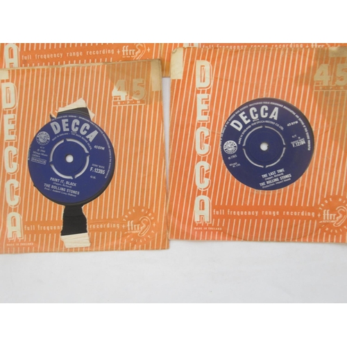 913 - Assorted collection of 45' singles from the Rolling Stone and the Beatles, to inc. 4 postcards of th... 