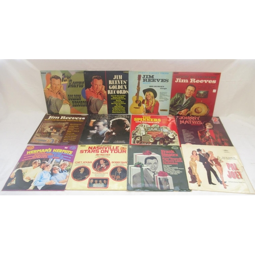 915 - Large collection of mixed vinyl records to inc. Elvis, Frank Sinatra, Johnny Cash, Elton John, Statu... 