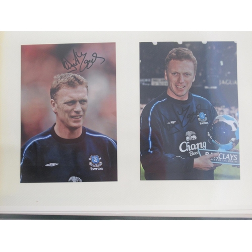 931 - Everton F.C. - Folder cont. various photos of Everton F.C. Teams and players majority signed, with 3... 