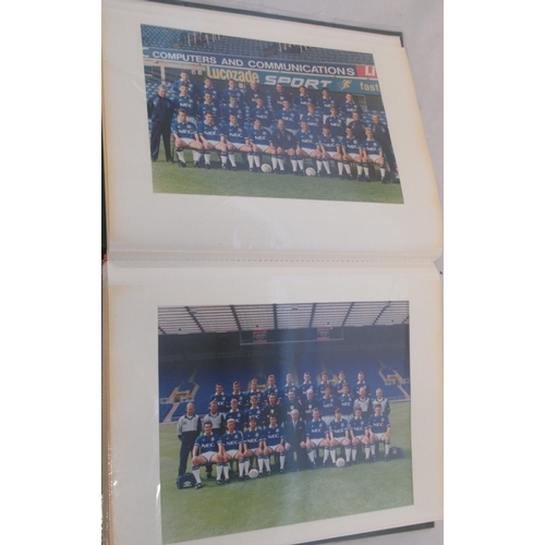 931 - Everton F.C. - Folder cont. various photos of Everton F.C. Teams and players majority signed, with 3... 