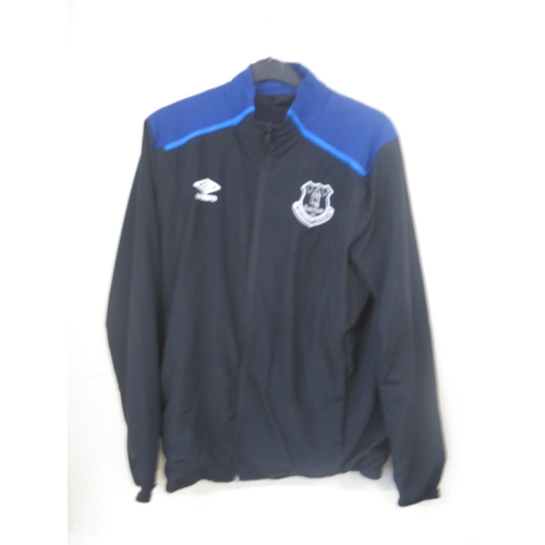 935 - Everton F.C. - Large collection of Everton F.C. football shirts, tracksuit tops,etc., in various siz... 