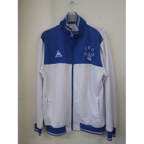 935 - Everton F.C. - Large collection of Everton F.C. football shirts, tracksuit tops,etc., in various siz... 