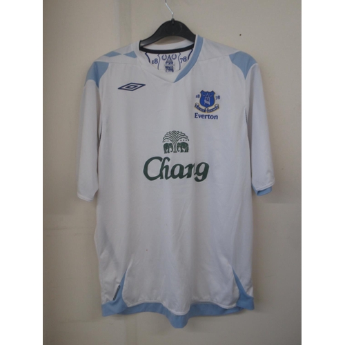 935 - Everton F.C. - Large collection of Everton F.C. football shirts, tracksuit tops,etc., in various siz... 