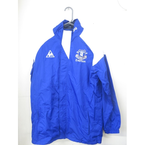 935 - Everton F.C. - Large collection of Everton F.C. football shirts, tracksuit tops,etc., in various siz... 