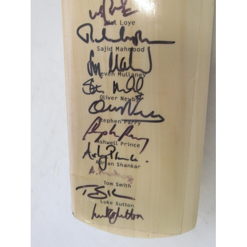 937 - Lancashire County Cricket Club signed cricket bat, by Glen Chapple, Andrew Flintoff, James Anderson,... 