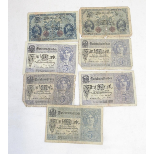 814 - Red banknotes folder cont. c20th Polish, Italian, Algerian and German banknotes (103)