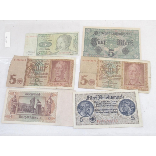 814 - Red banknotes folder cont. c20th Polish, Italian, Algerian and German banknotes (103)