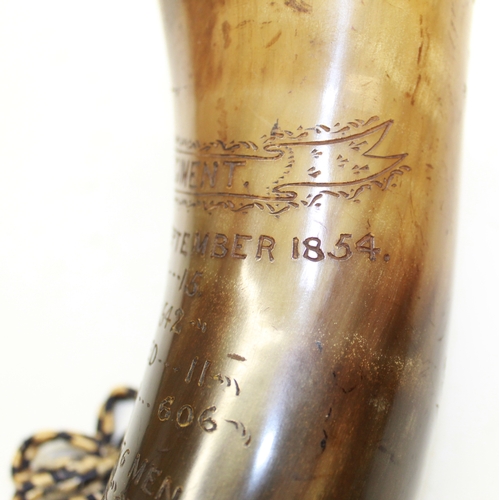 173 - 19th century cows horn powder horn of Crimean War interest, engraved details for the 77th East Middl... 