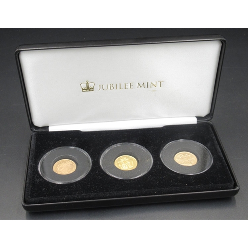 652 - Jubilee Mint - Three coin case of Queen Victoria Half-Sovereigns 1849, 1887 & 1900