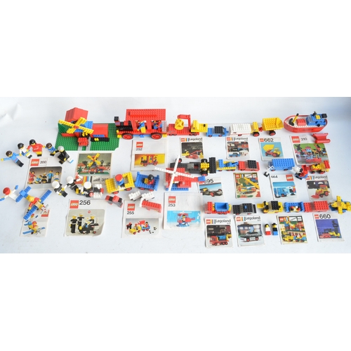 1404 - Nineteen vintage unboxed Lego/Legoland Town sets, all sets complete and all with original instructio... 