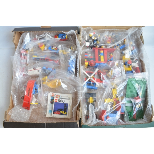 1404 - Nineteen vintage unboxed Lego/Legoland Town sets, all sets complete and all with original instructio... 