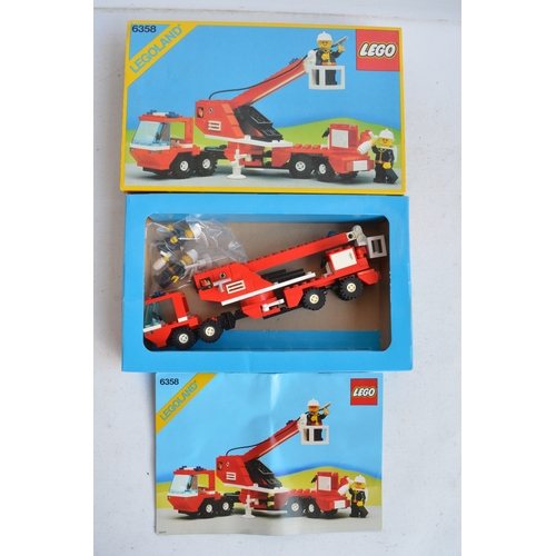 1406 - Twenty six unboxed vintage Lego Police, Fire and Ambulance sets all C1970-80's plus boxed set 6358, ... 