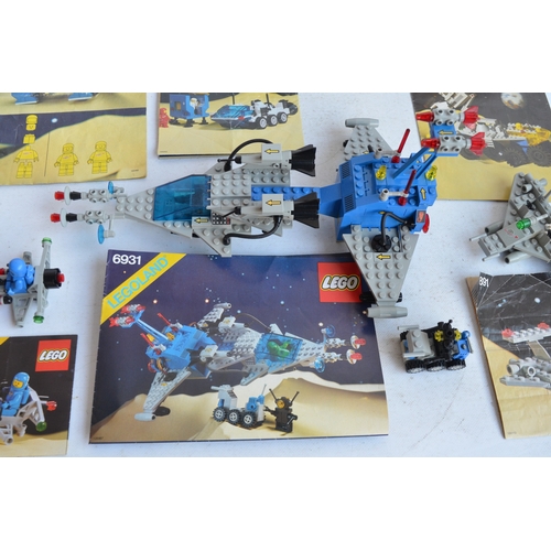 1409 - Ten vintage Lego Space sets circa late 1970's-80's to include sets 885, 889, 891, 6805, 6890, 6892, ... 