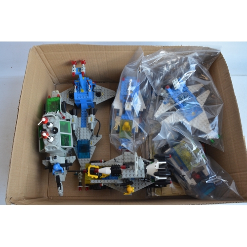 1409 - Ten vintage Lego Space sets circa late 1970's-80's to include sets 885, 889, 891, 6805, 6890, 6892, ... 