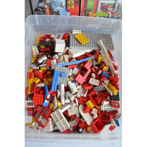 1410 - Large collection of previously used Lego including vintage Lego Space, City etc, a complete Lego Cit... 