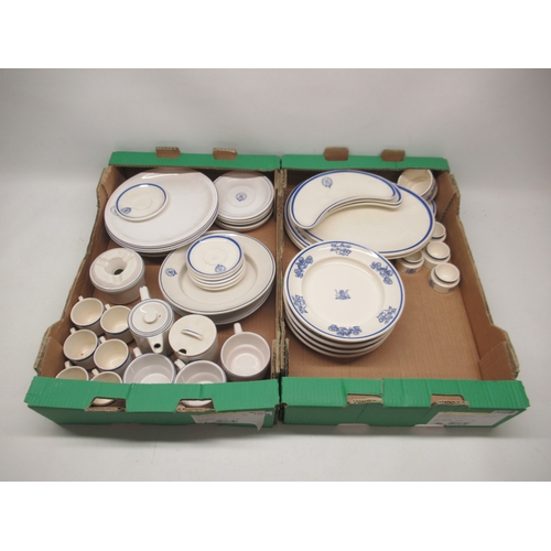 944 - Continental China for South African Railways tableware comprising dinner plates, soup bowls other ta... 