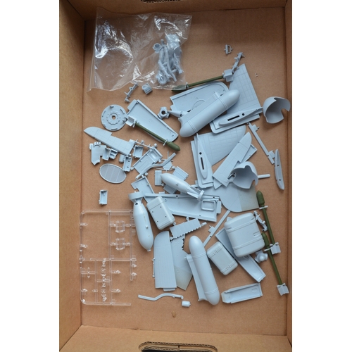 1283 - Built Airfix 1/24 scale Hawker Typhoon plastic model kit, mostly hand-painted finish, no engine cowl... 