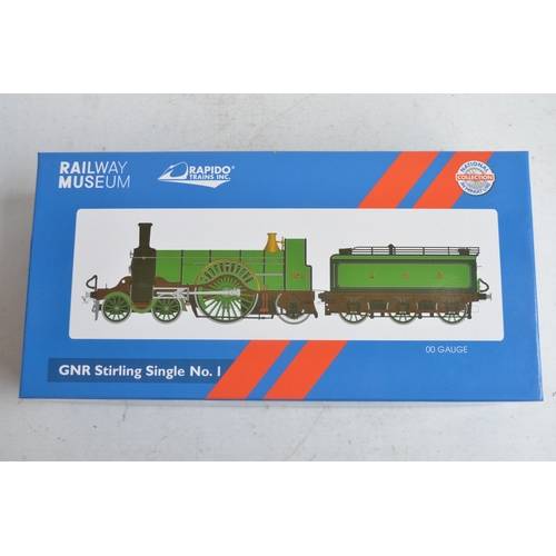 1076 - Rapido Trains/Railway Museum exclusive 449373 OO gauge GNR Stirling No1 electric steam train model (... 