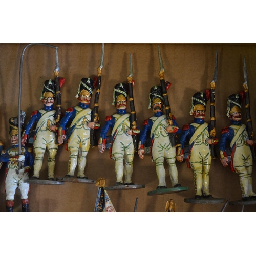 695 - Collection of metal and plastic kit painted Napoleonic War era French infantry figures (scale approx... 