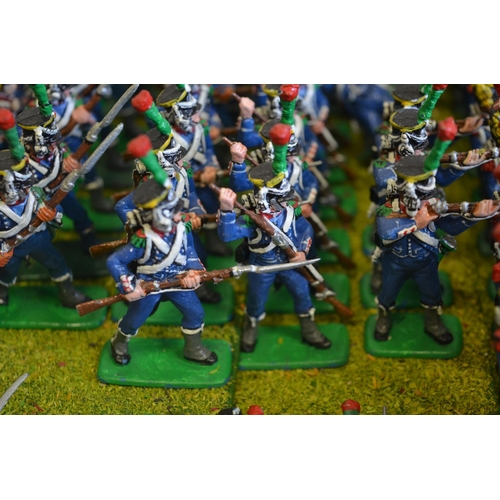 695 - Collection of metal and plastic kit painted Napoleonic War era French infantry figures (scale approx... 