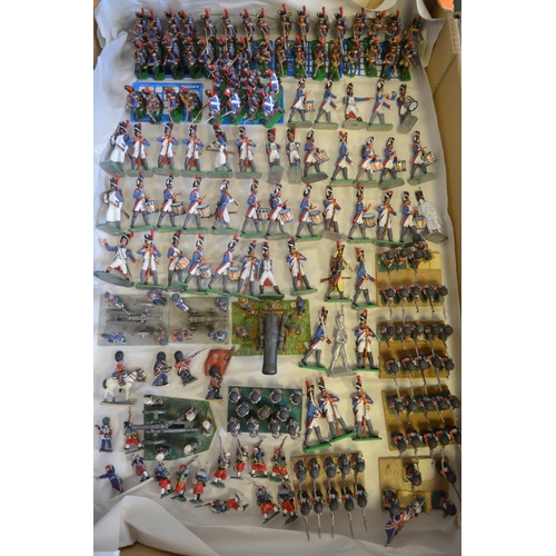 696 - Collection of metal (mostly) and plastic kit painted Napoleonic War era soldier figures including ga... 