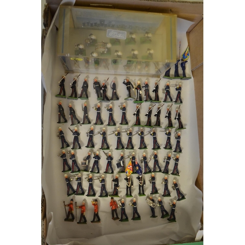 701 - Collection of W. Britain's 1/32 scale Royal Marine bandsmen to include a boxed all metal gloss set (... 