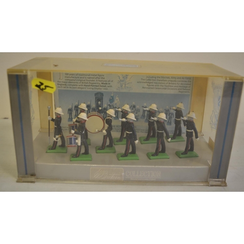 701 - Collection of W. Britain's 1/32 scale Royal Marine bandsmen to include a boxed all metal gloss set (... 