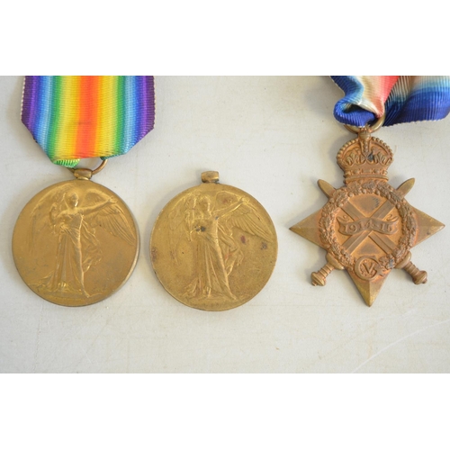 713 - Six World War I medals to include 4x Great War Victory Medals awarded to 635443 GNR J Allan RA, 1289... 