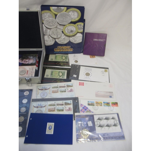 282 - Large collection of assorted coins to incl. British, International, Cupro-Nickle commemoratives, Bri... 