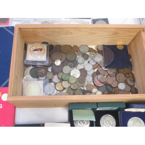 282 - Large collection of assorted coins to incl. British, International, Cupro-Nickle commemoratives, Bri... 