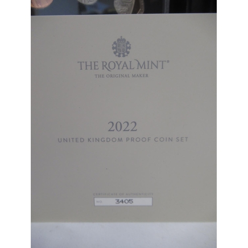 284 - The Royal Mint - 2022 United Kingdom Proof Coin Set, No.3405/7000(thirteen coins and a plaque) in is... 