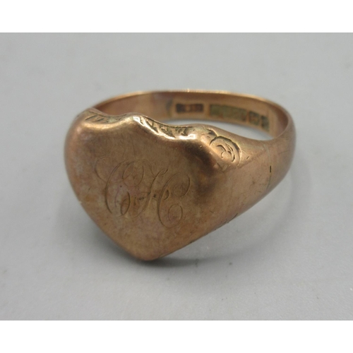 55 - 9ct rose gold signet ring with shield shaped face engraved with initials CH, stamped 375, size S, 8.... 