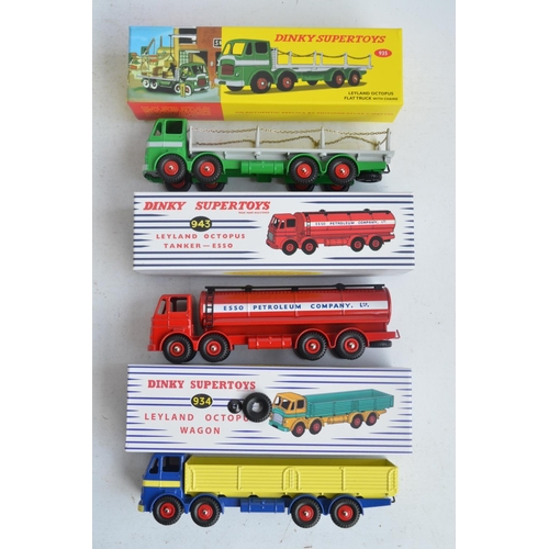 571 - Collection of modern reproduction Dinky Toys diecast model trucks and a road sign set from Atlas Edi... 