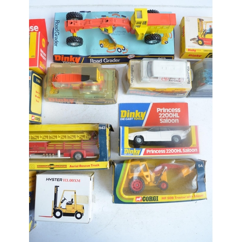 573 - Collection of mostly vintage diecast model vehicles from Dinky and Corgi, also included 2x modern fo... 