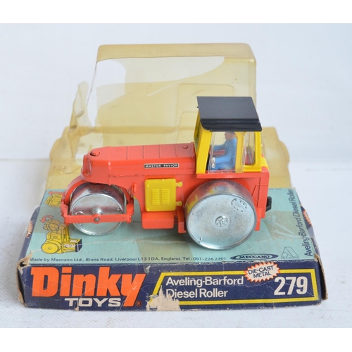 573 - Collection of mostly vintage diecast model vehicles from Dinky and Corgi, also included 2x modern fo... 