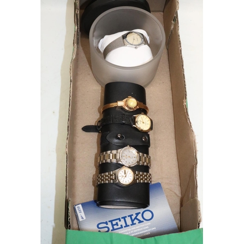 644 - Seiko 5 ladies stainless and gold plated automatic wristwatch with day/date, signed white dial, appl... 