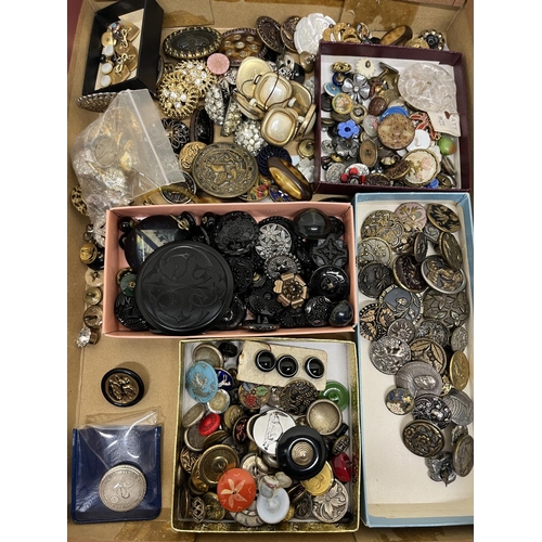 262 - Large collection of 19th century and later buttons in glass metal and plastic, incl. an unmarked Bim... 