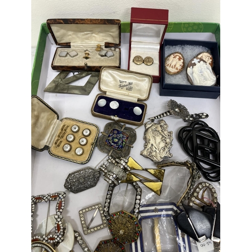 263 - Collection of early 20th century and later buckles and brooches, incl. Czech, art nouveau style, sil... 