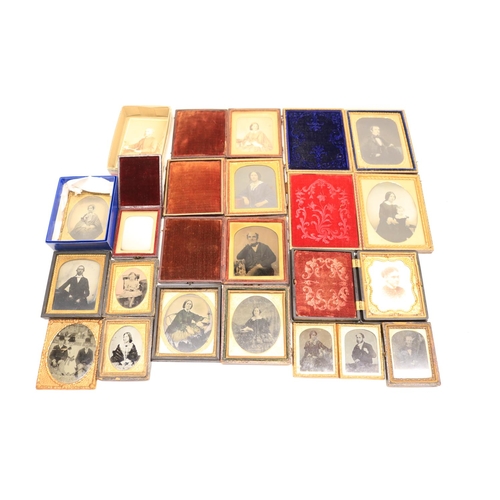 95 - Collection of C19th Daguerreotype and Ambrotype portraits, house in various ornate gilt frames, some... 