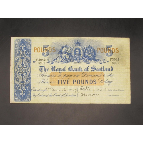 622 - The Royal Bank of Scotland - 5 £5 banknotes to inc., £5 1 March 1949 serial number F3042 8381 Thomso... 