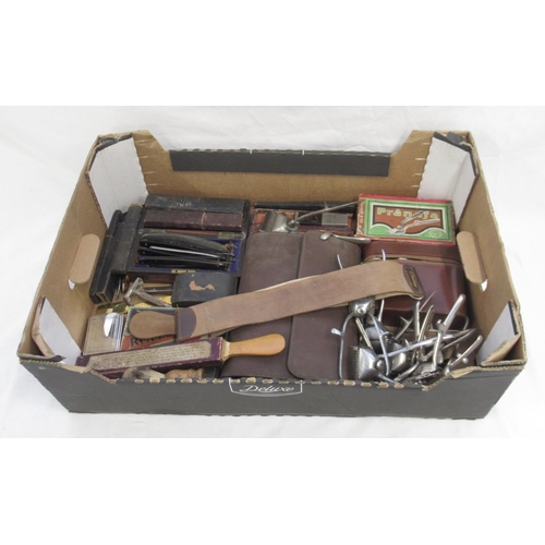 789 - Large mixed collection of vintage razors inc. Cut-throat