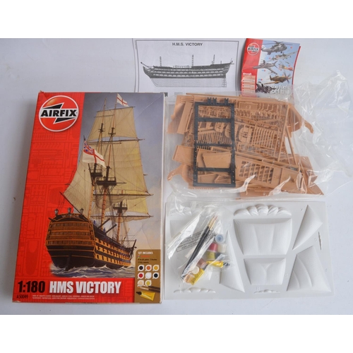 585 - Collection of plastic model kits to include Airfix 54mm mounted soldier figures, HMS Victory, 2 boxe... 