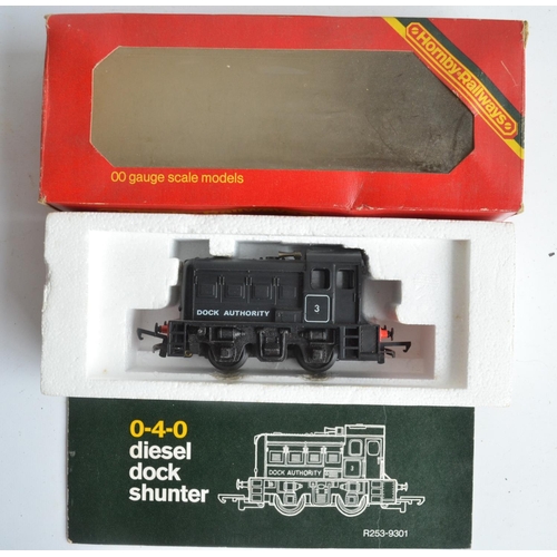 589 - Collection of OO/HO gauge railway models to include 3 electric locos (Hornby R066 LMS 4-6-2 Duchess ... 