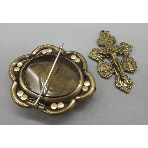 19 - Victorian pinchbeck mourning brooch set with hair to reverse, and a pardon crucifix in Victorian tra... 