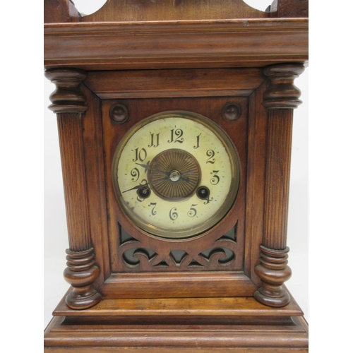 1189 - Continental early 20th Century walnut 8 day mantle clock, 5 3/4